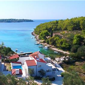6 Bedroom Beachfront Villa with Heated Pool near Vela Luka on Korcula Island, Sleep 12